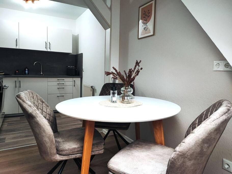 Stylische Altstadtwohnung - Netflix - Smart Tv - Schlafsofa Fuer 3 Personen Erfurt Exteriör bild